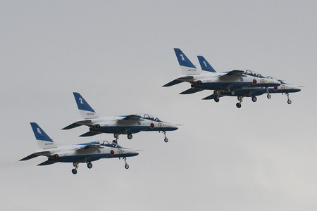 2005hm_04_01.jpg