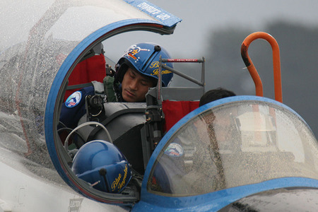 2005hm_06_04.jpg