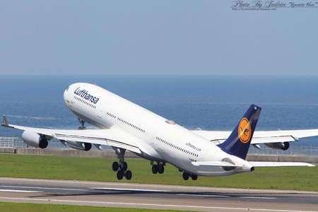 20110710centrair22.jpg